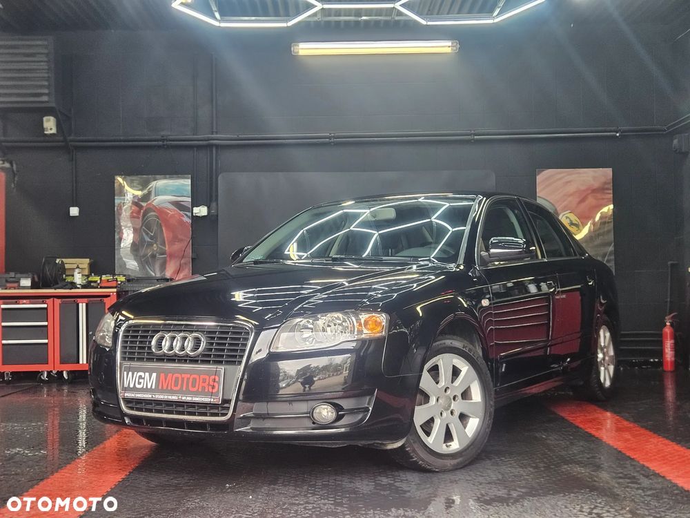 Audi A4 Limousine - 1