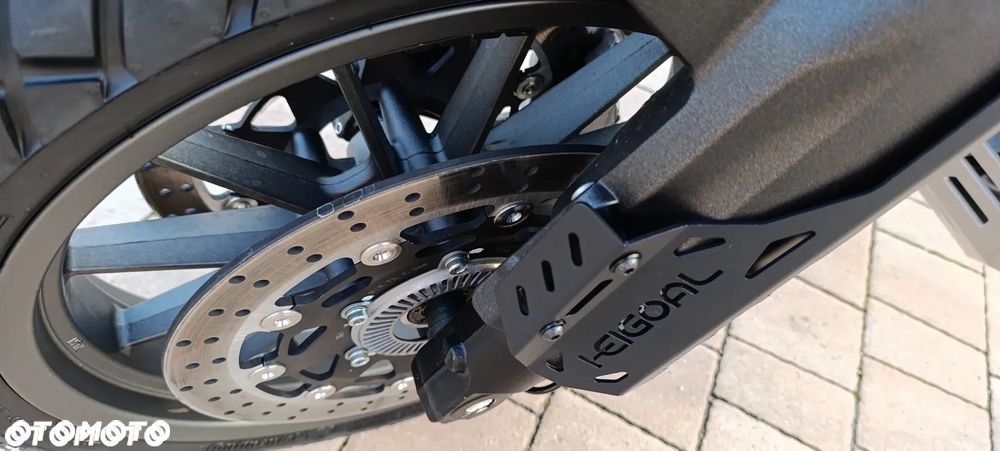 Benelli TRK 502 - 13