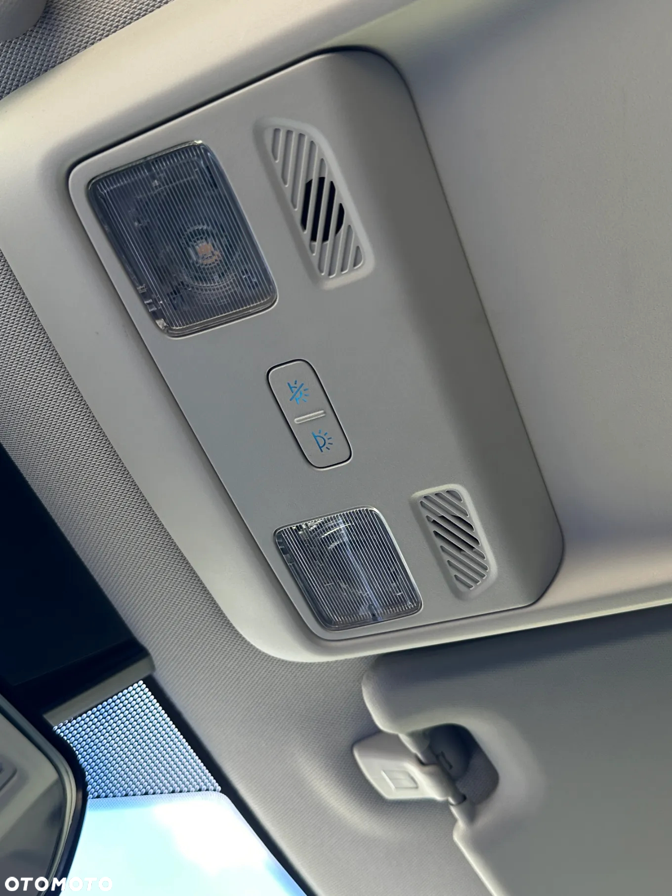 Ford Tourneo Custom 2.0 EcoBlue L1 Titanium SelectShift - 23