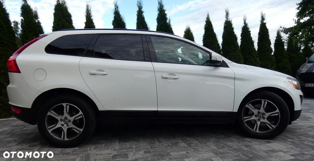 Volvo XC 60 2.4D AWD Momentum - 32
