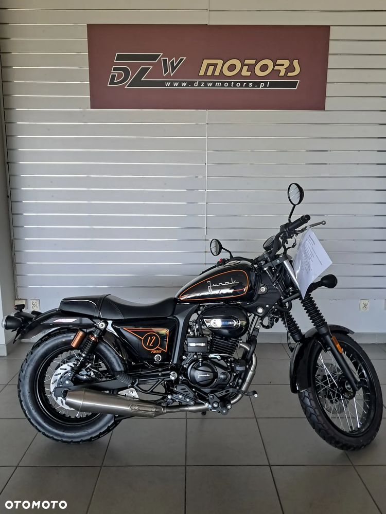 Junak M12 - 1
