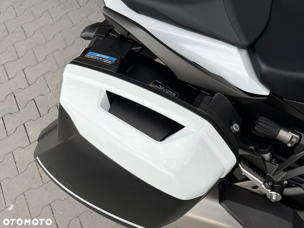 Kawasaki Ninja 1000 SX - 15