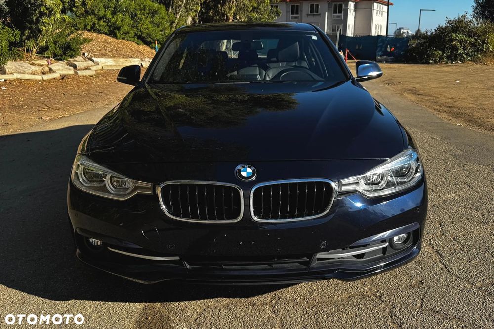 BMW Seria 3 330i Sport Line sport - 10