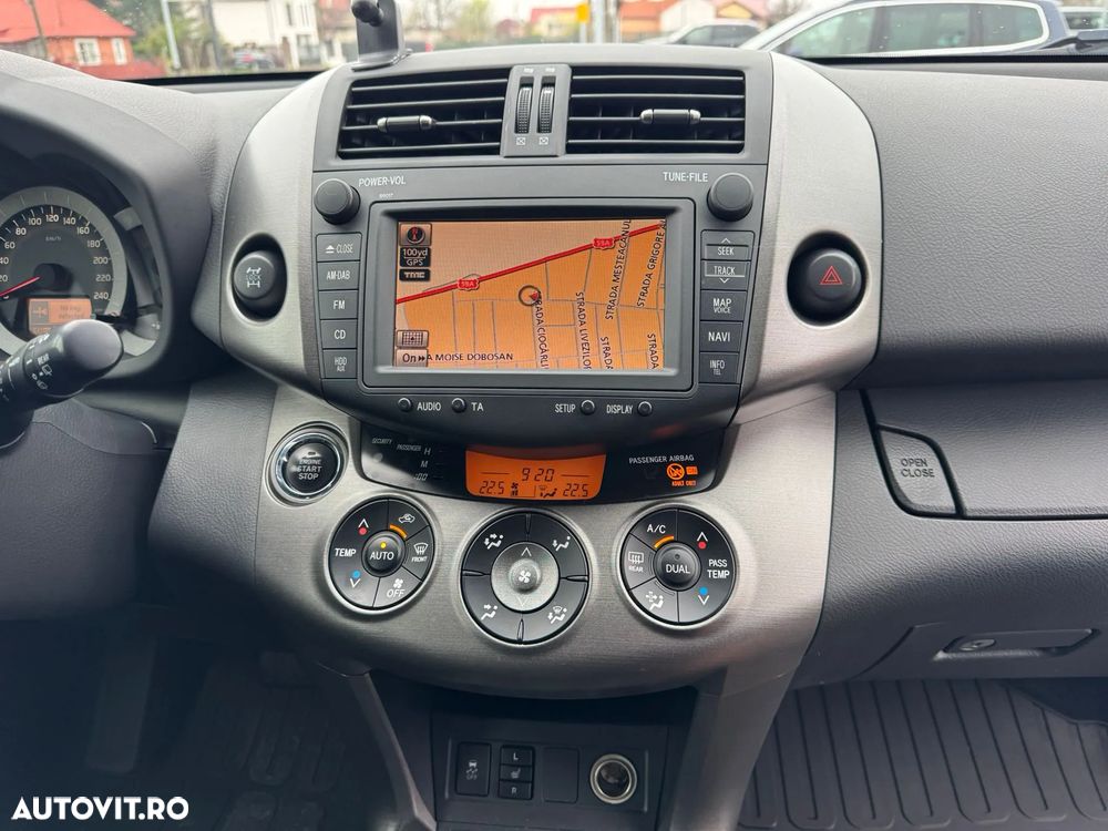 Toyota RAV4 2.2 D-4D 4x4 Automatik Executive - 8
