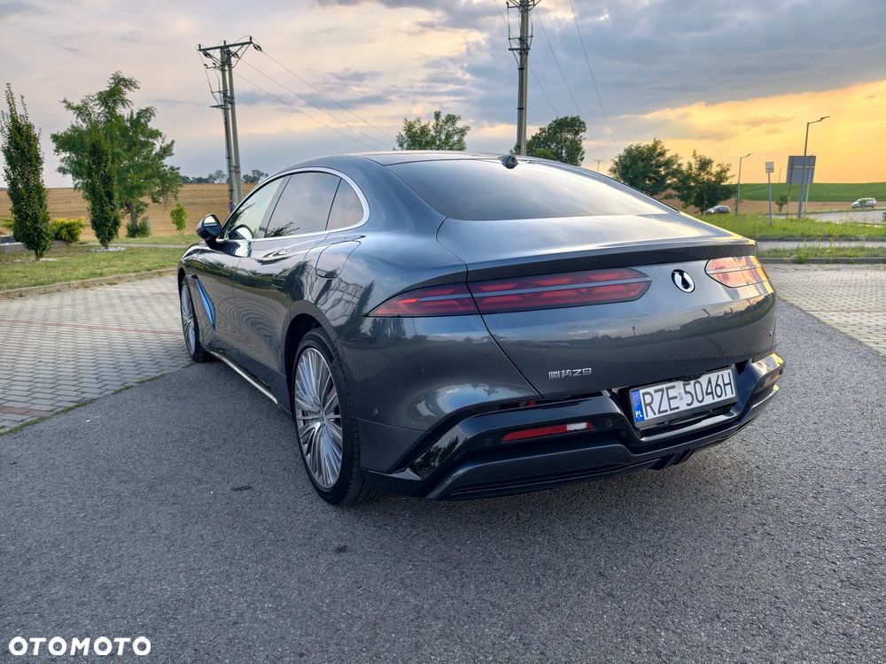 Denza Z9 - 10