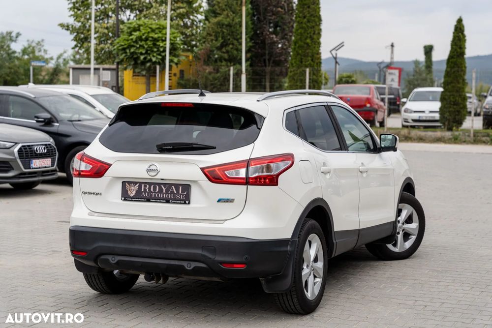 Nissan Qashqai 1.6 DCI Start/Stop X-TRONIC Tekna - 4