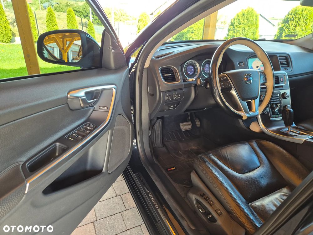 Volvo V60 D3 Summum - 25