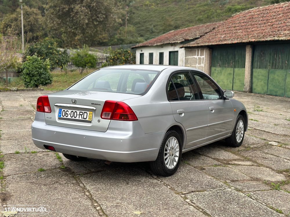 Honda Civic 1.6 ES - 10