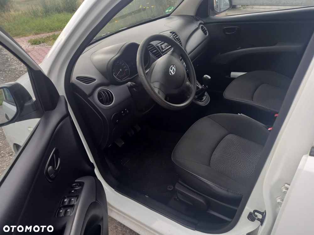 Hyundai i10 1.1 UEFA EURO 2012 Edition - 11