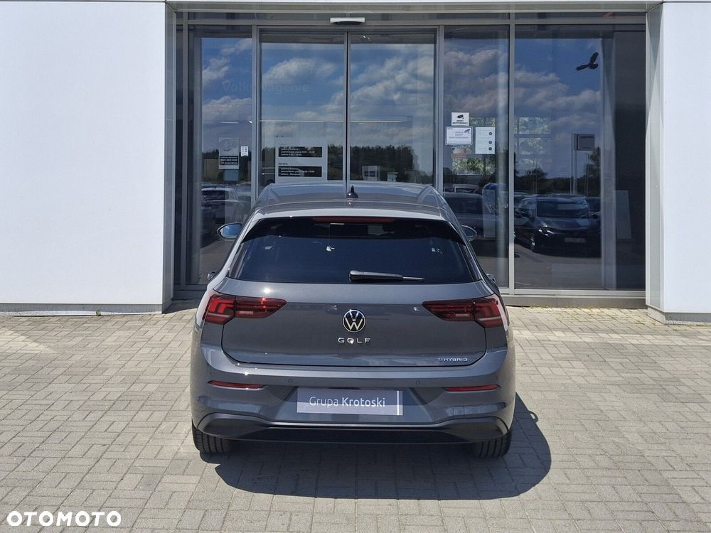 Volkswagen Golf - 8