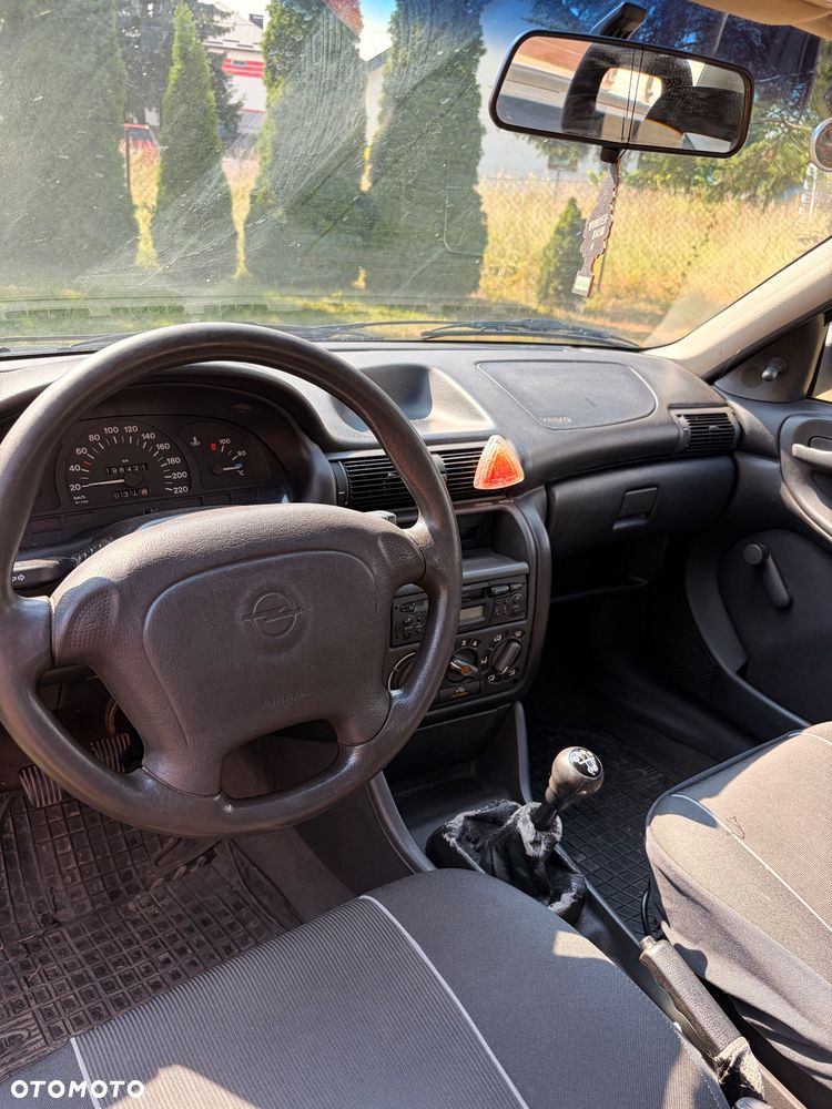 Opel Astra 1.4 Base - 4