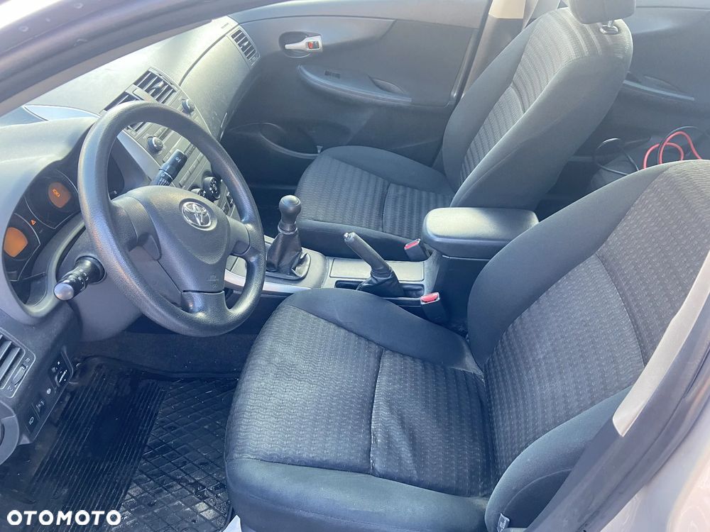 Toyota Corolla 1.6 VVT-i Terra Start - 6