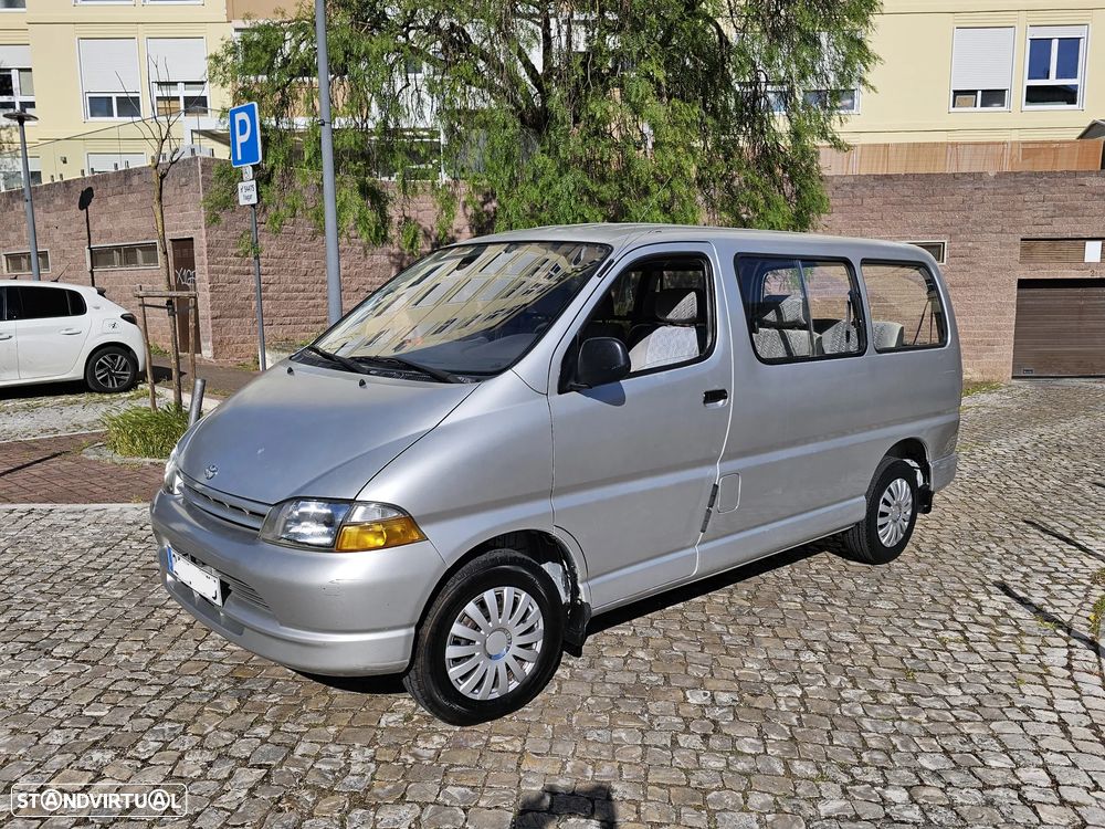 Toyota HiAce 2.4 D LH102L 4 Vidros - 1