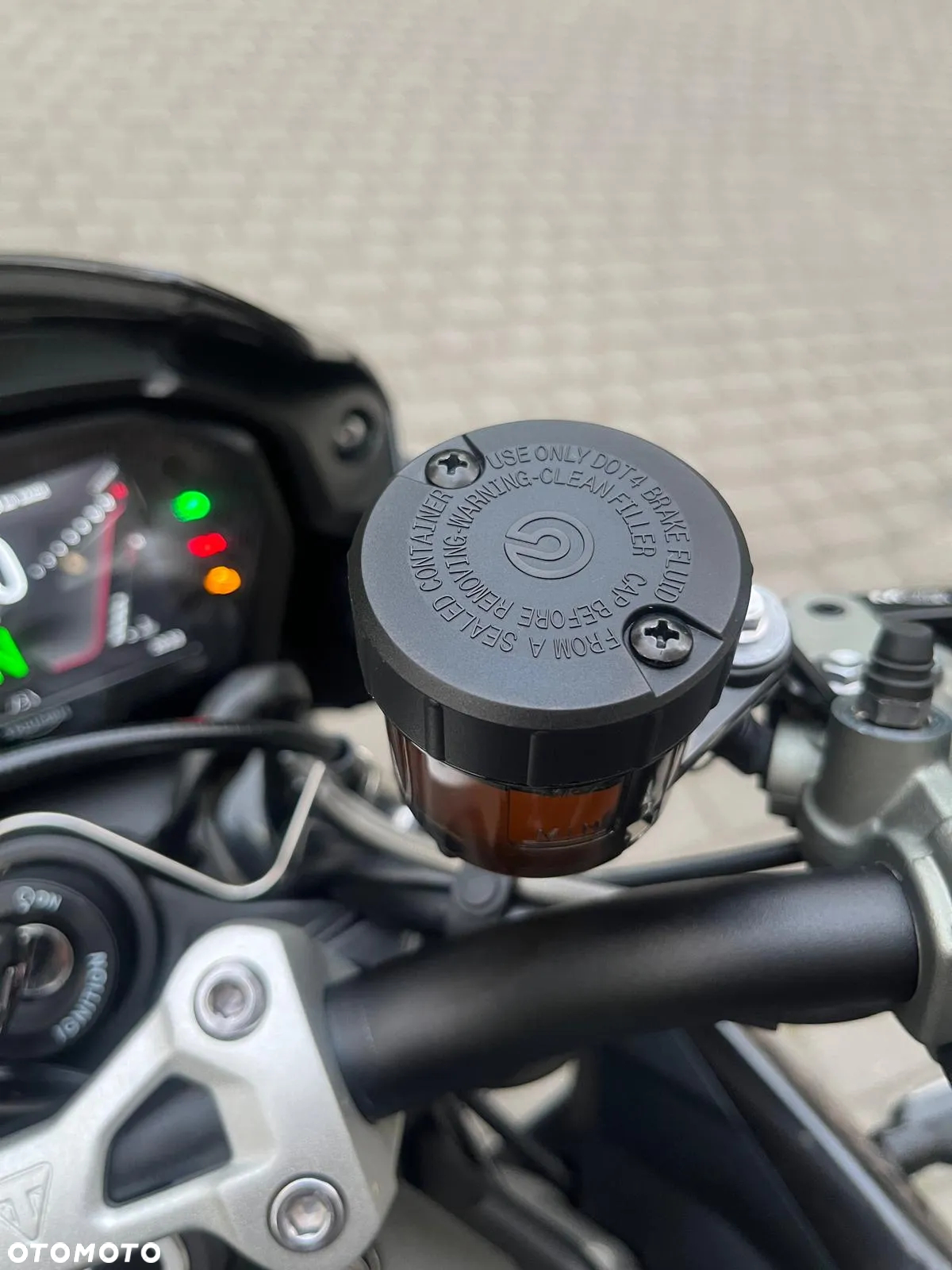Triumph Street Triple - 17
