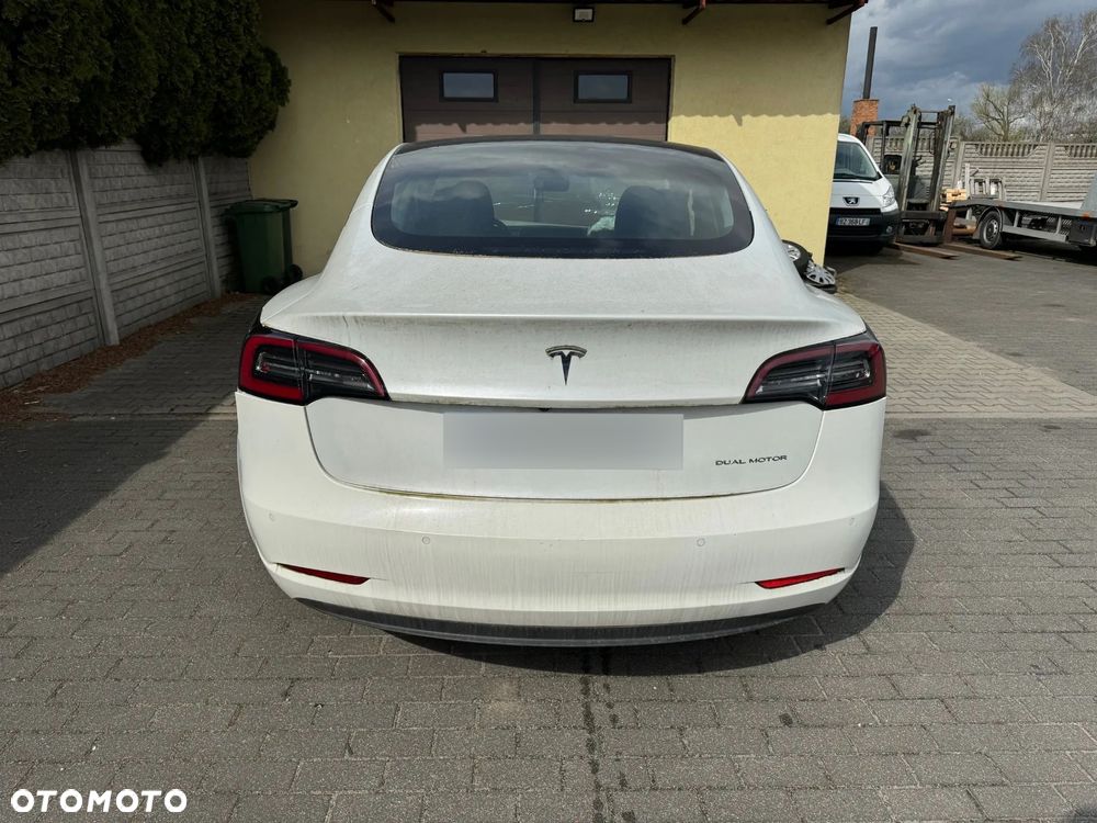 Tesla Model 3 - 6