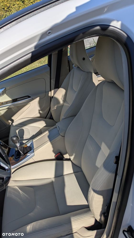 Volvo V60 T3 Momentum - 4