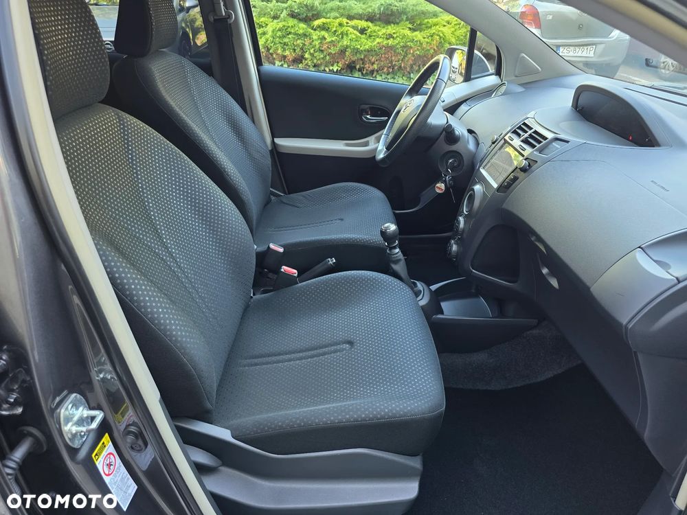 Toyota Yaris - 23