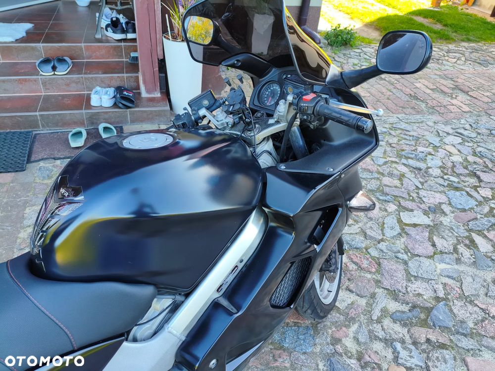 Honda VFR - 4