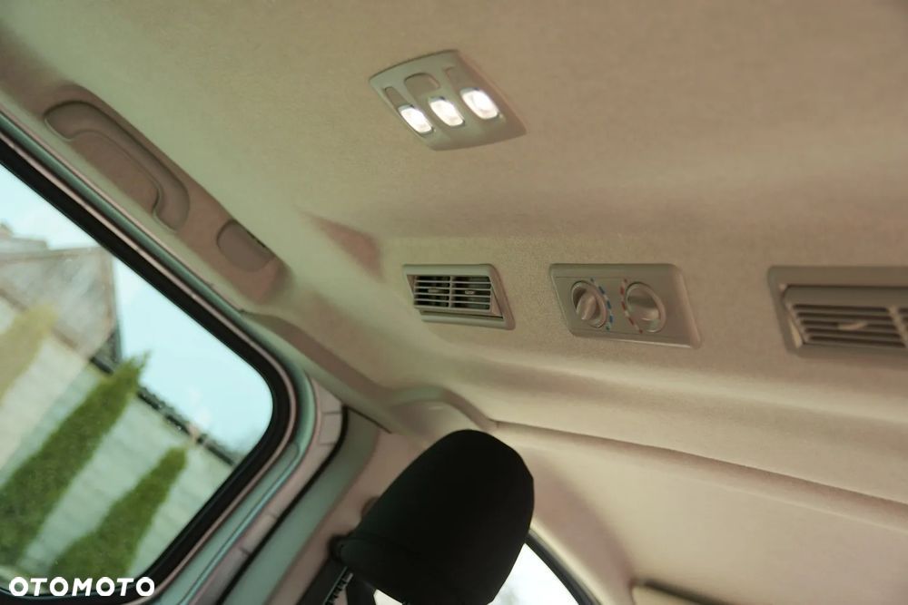Renault Trafic - 23