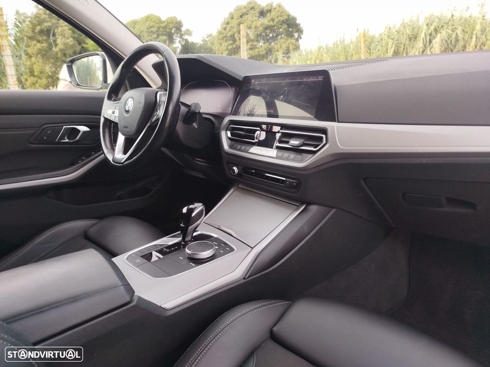 BMW 318 d Aut. Sport Line - 33