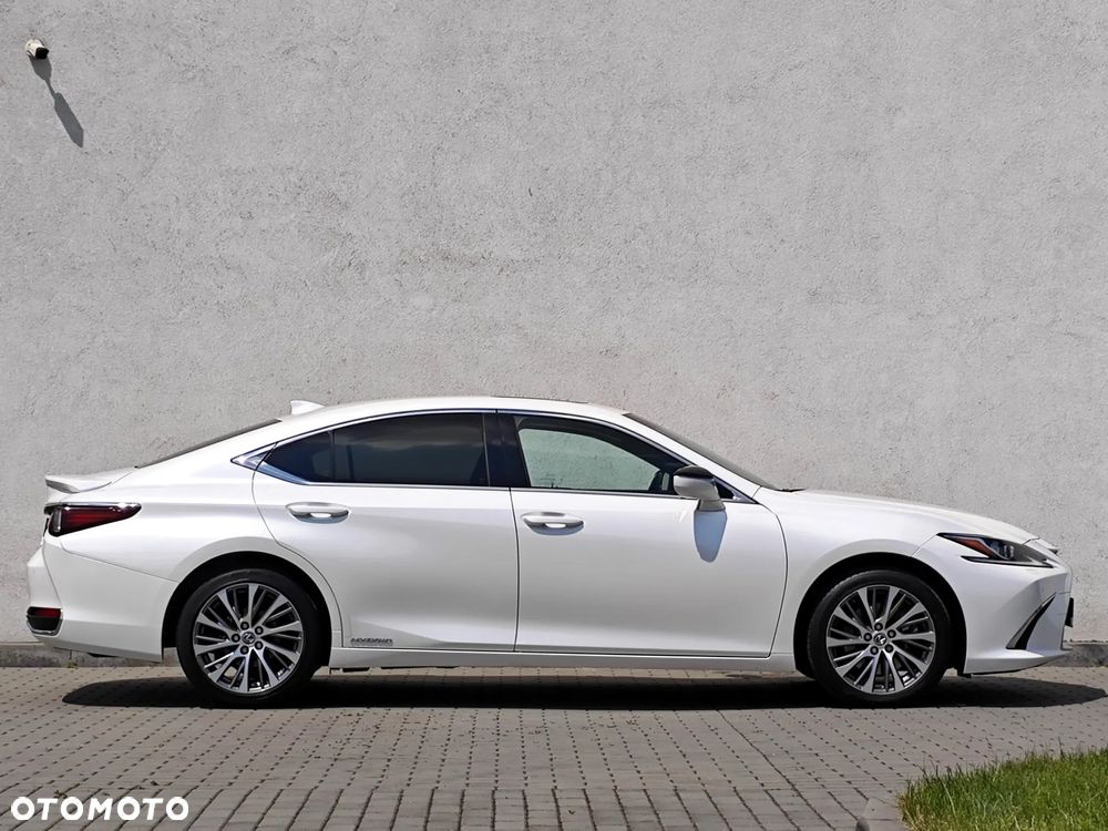 Lexus ES 300h Business Edition - 10
