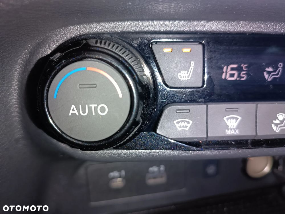 Nissan Juke 1.0 DIG-T N-Connecta DCT - 23