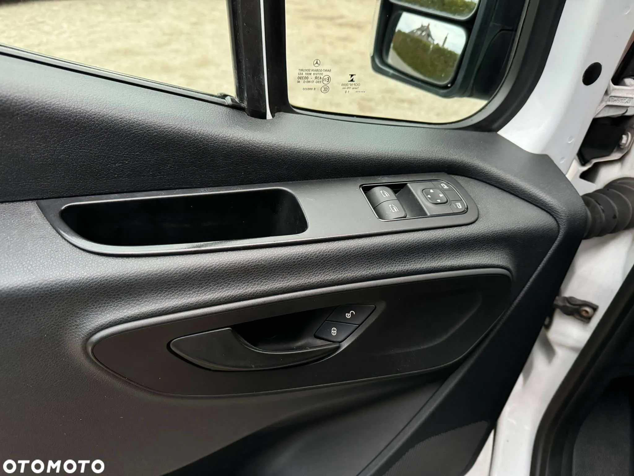 Mercedes-Benz Sprinter - 16