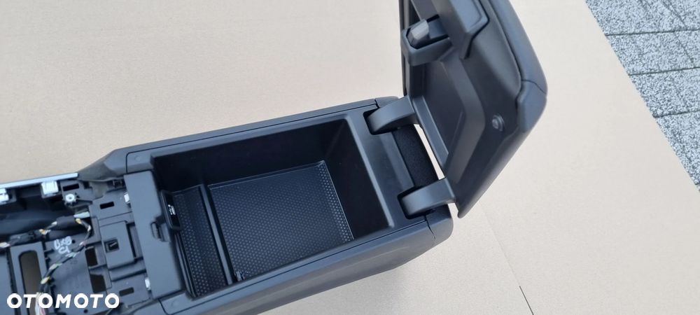 BMW 3 G20 G21 2019- Podłokietnik Oryginał Europa - 8