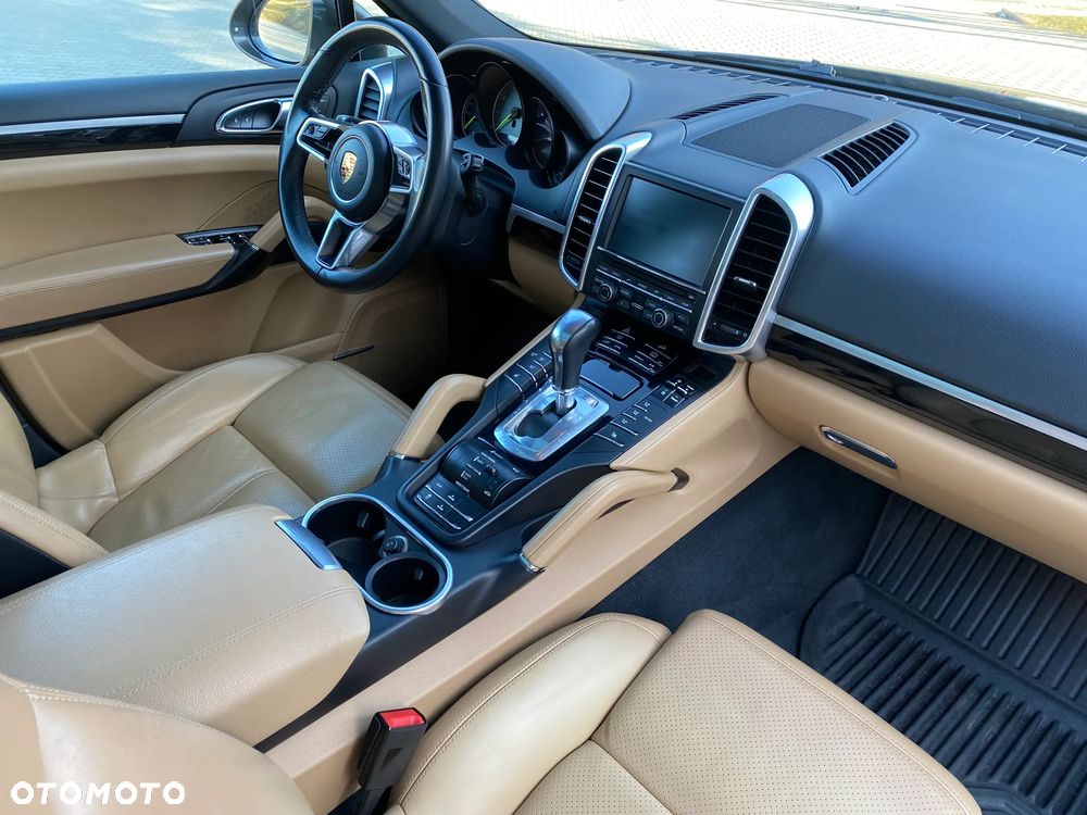 Porsche Cayenne ver-s-e--hybrid-platinum-edition - 22