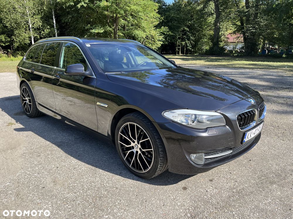 BMW Seria 5 523i - 4