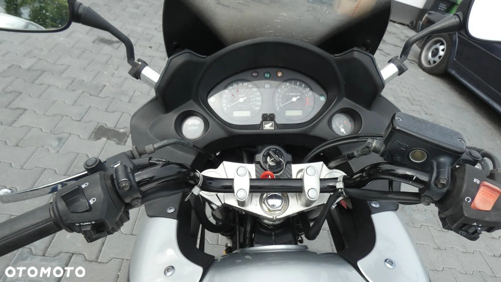 Honda CBF - 10