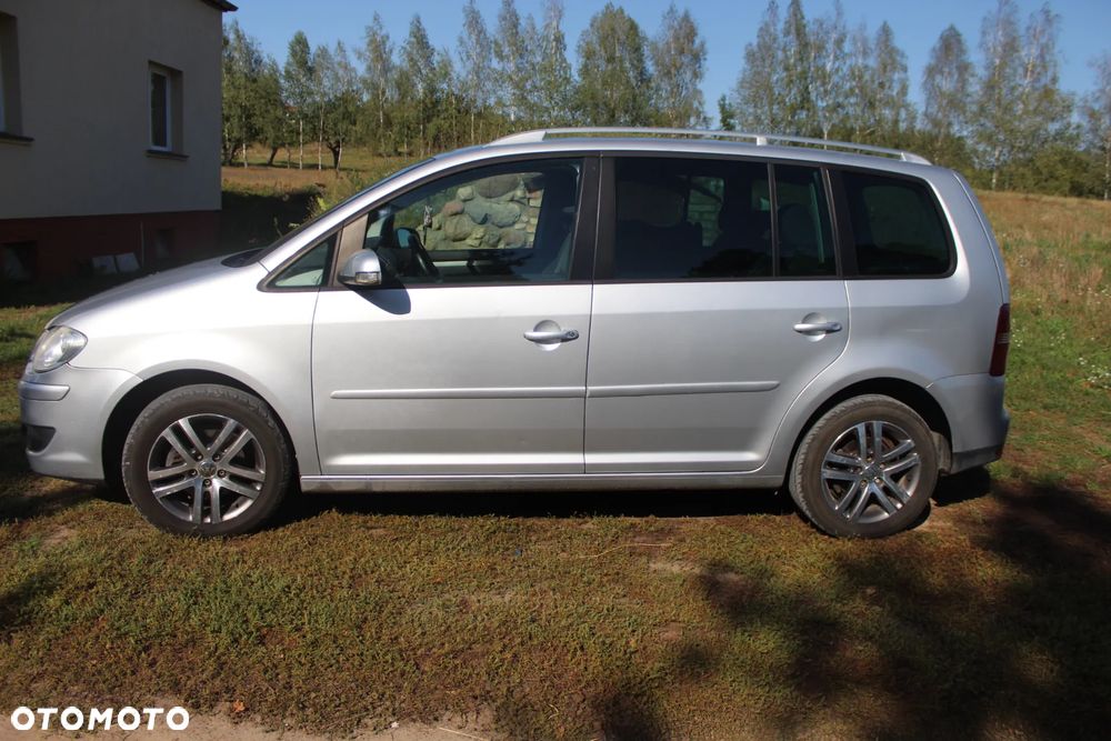 Volkswagen Touran - 2