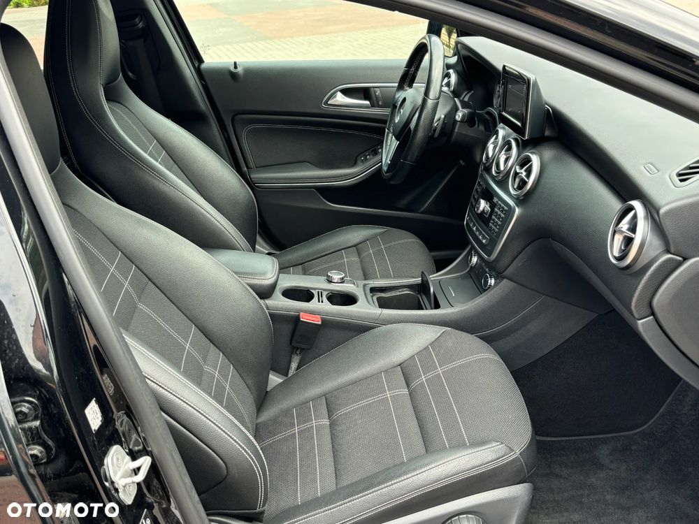 Mercedes-Benz Klasa A 180 CDI 7G-DCT 2Style - 27