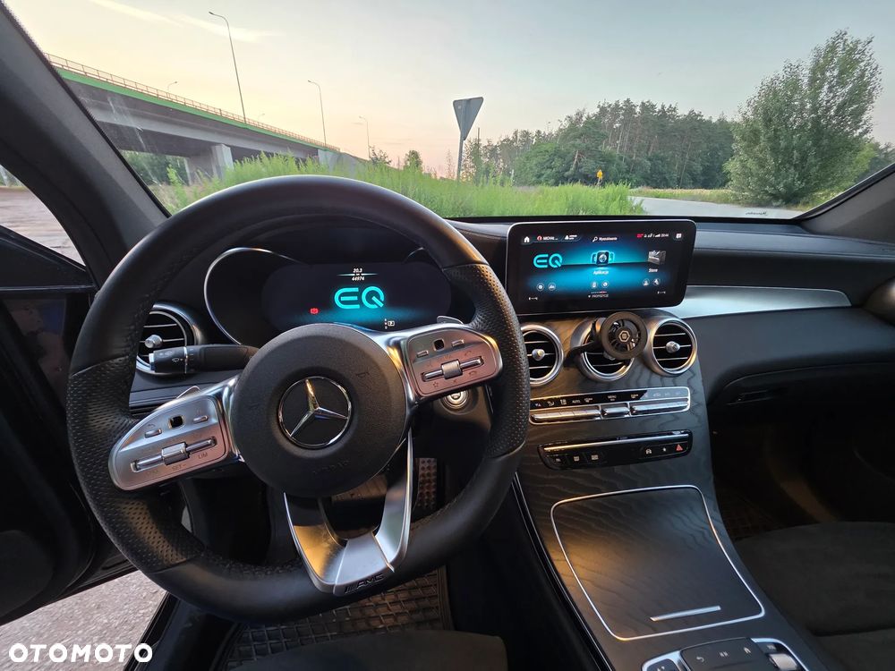 Mercedes-Benz GLC 300 e 4-Matic - 9