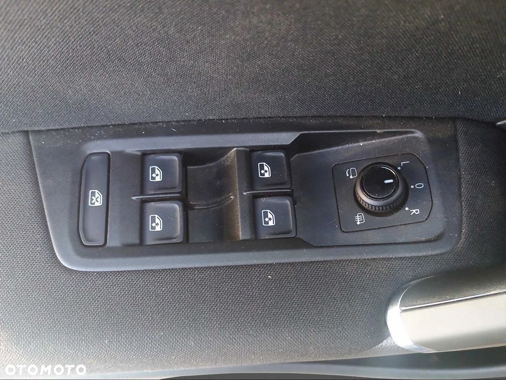 Volkswagen Touran 2.0 TDI BMT Comfortline Plus DSG - 17