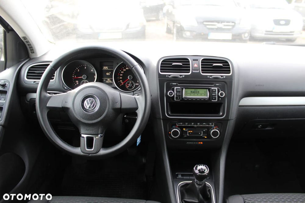 Volkswagen Golf - 6