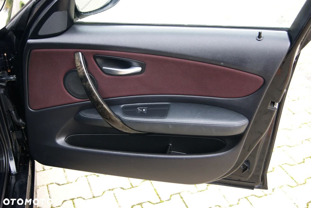 BMW Seria 1 120d - 28
