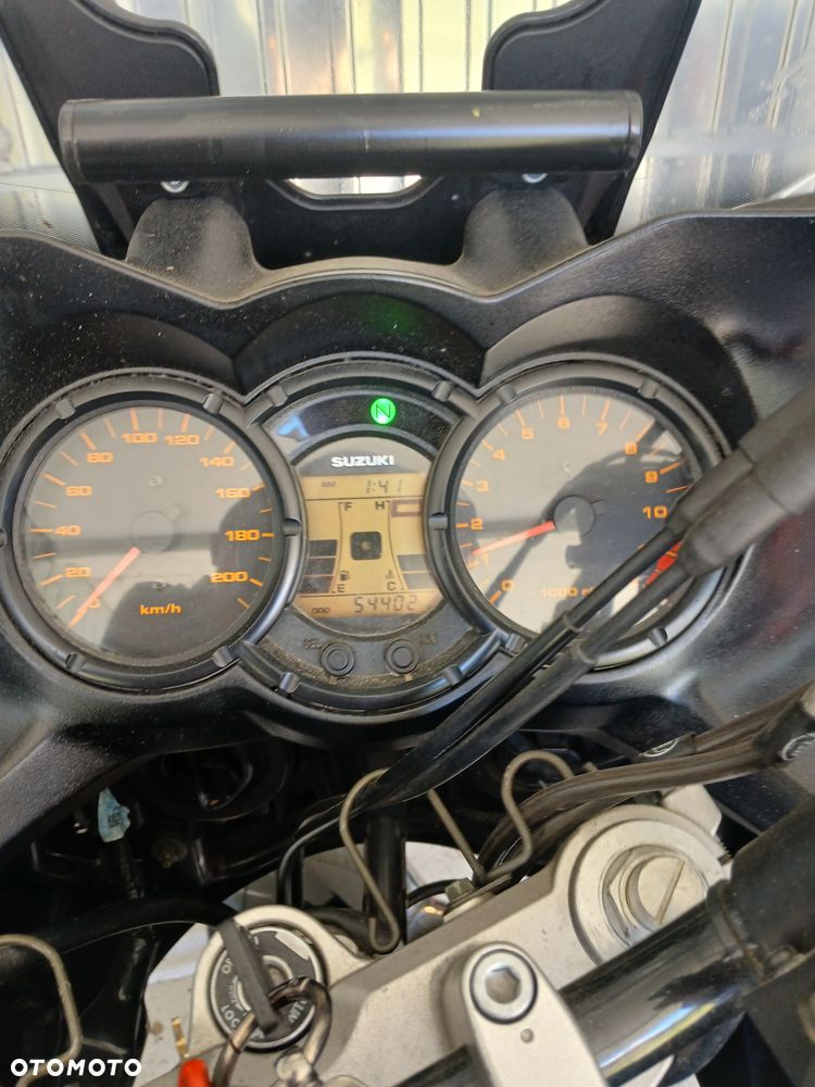 Suzuki V-STROM - 6