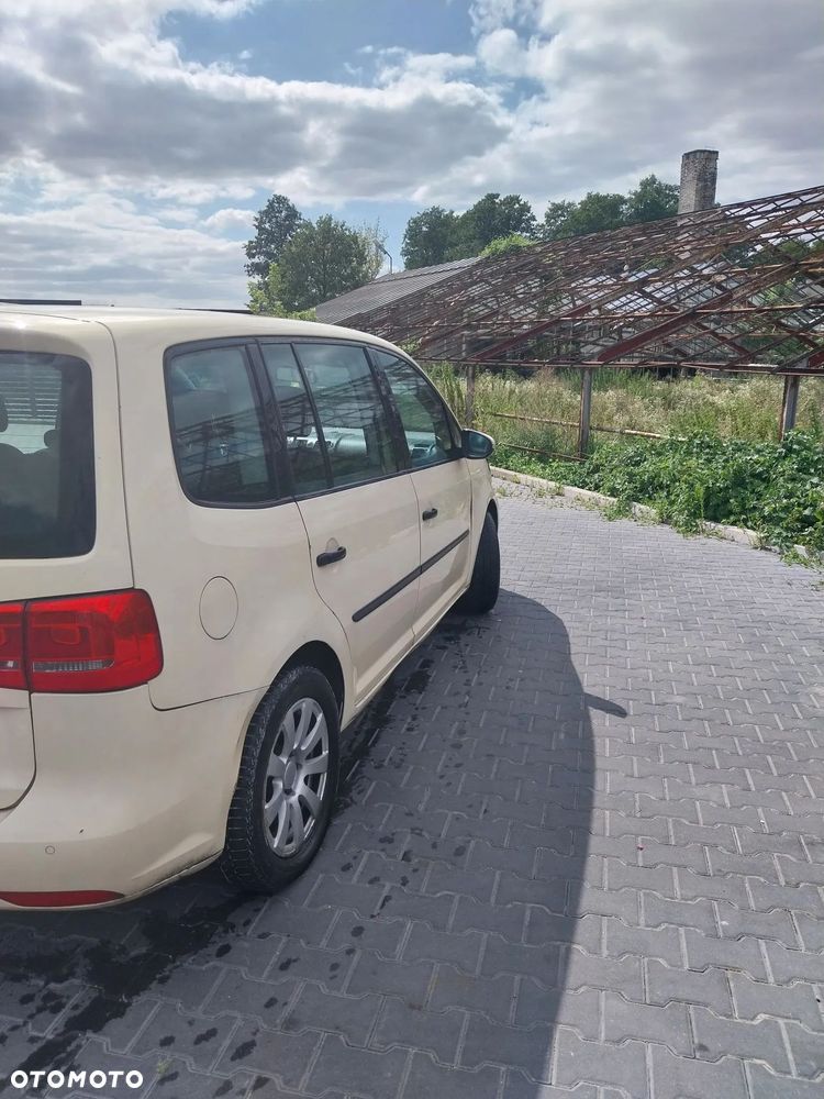 Volkswagen Touran - 5
