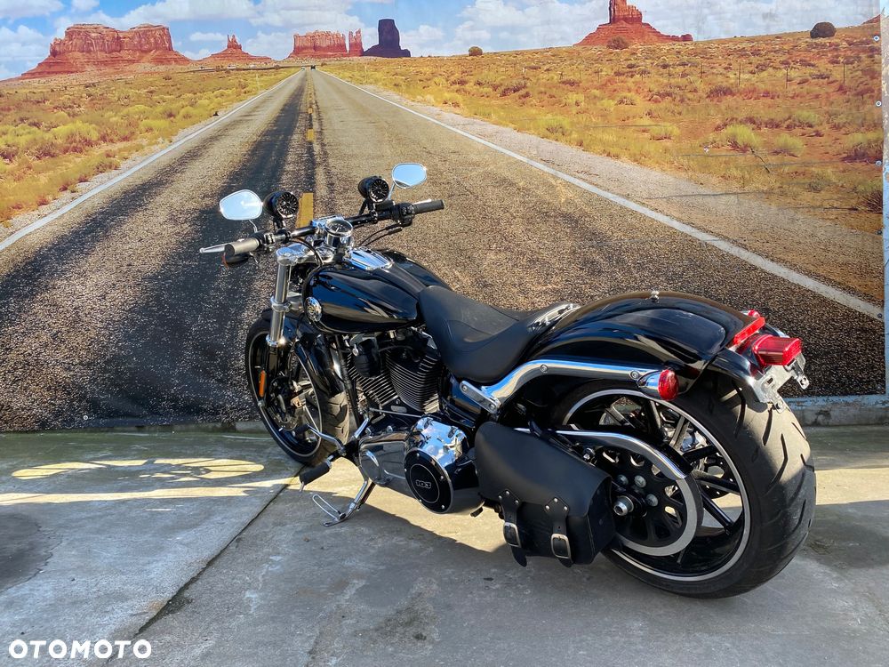 Harley-Davidson FXSB Breakout - 10