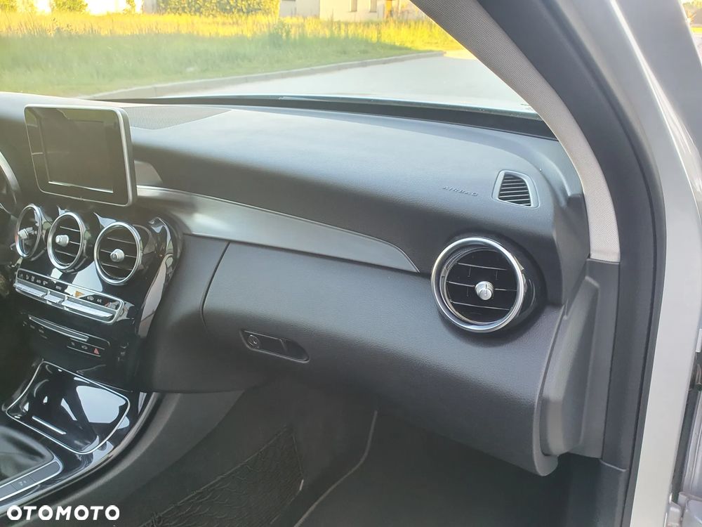 Mercedes-Benz Klasa C 180 T Avantgarde - 9