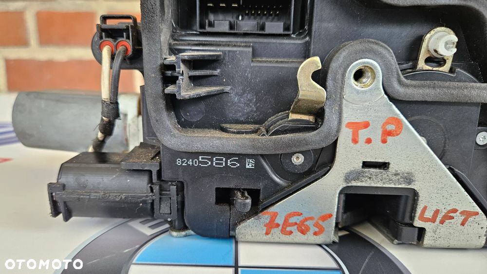 BMW 7 E65 E66 LIFT LCI Zamek kompletny tylny prawy Zamek drzwi tył prawy 8240586 - 5