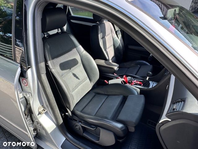 Audi A4 Limousine - 12