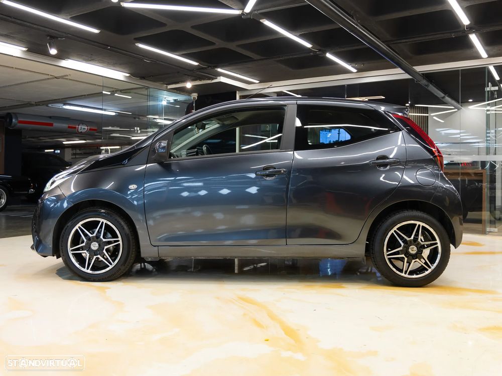 Toyota Aygo x-play connect - 8