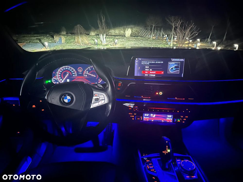 BMW Seria 7 740Li - 25