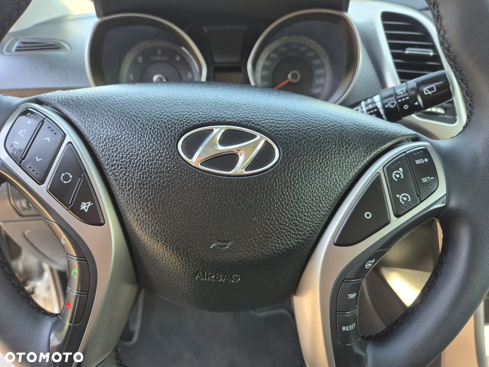 Hyundai i30 blue Kombi 1.6 CRDi Trend - 21