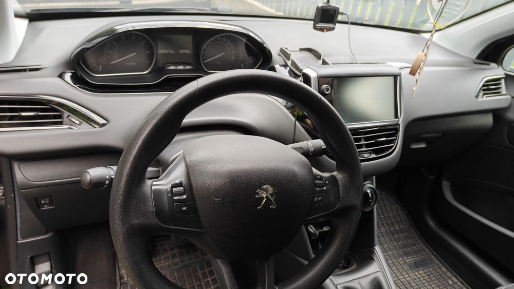 Peugeot 208 1.2 PureTech Style - 12