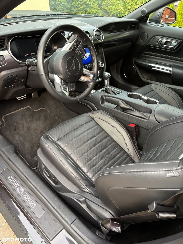 Ford Mustang - 22