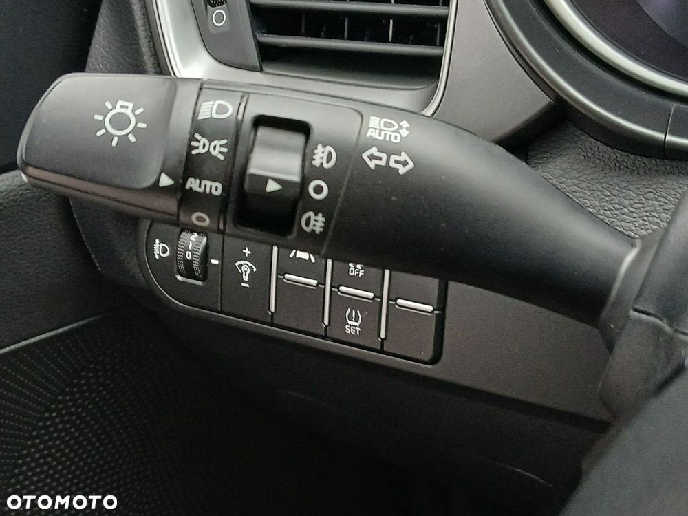 Kia Ceed 1.5 T-GDI M DCT - 29