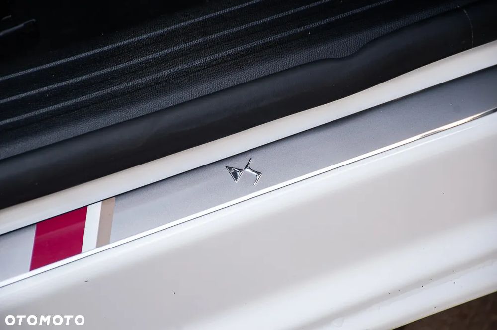 DS Automobiles DS 3 Crossback 1.5 BlueHDi Performance Line - 31